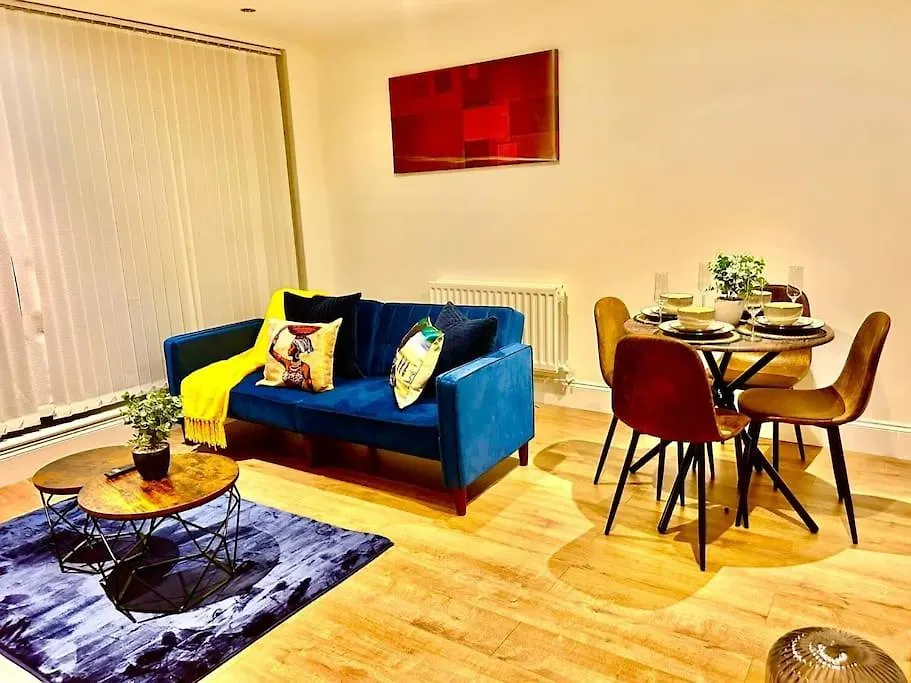 Deluxe Apartment In Royal Docks London