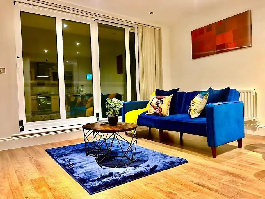 Deluxe Apartment In Royal Docks Londra