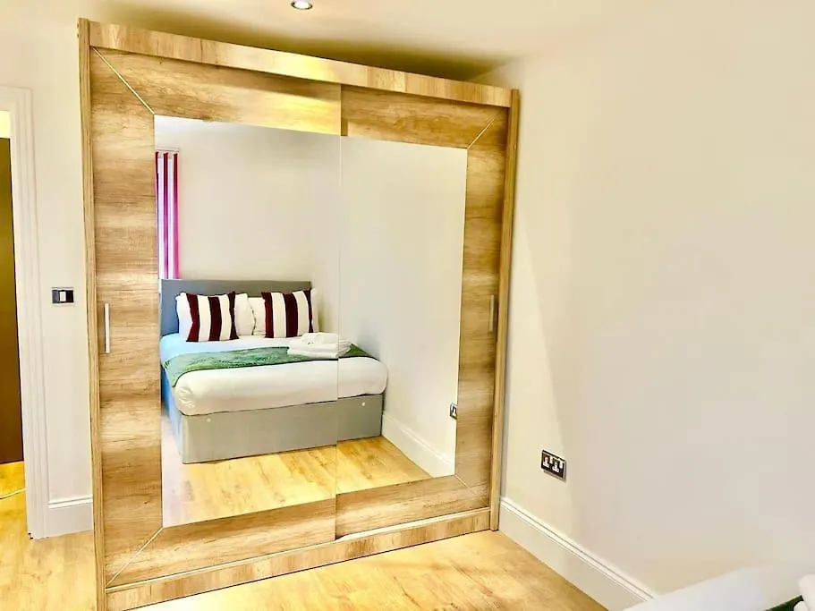 Deluxe Apartment In Royal Docks Londra
